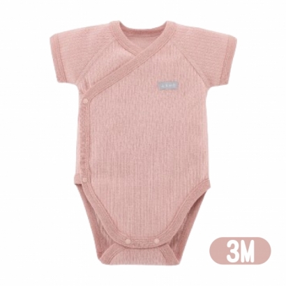 069159-KUKU2416-12竹纖羅紋包屁衣3M-粉_工作區域 1.jpg